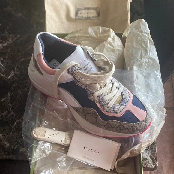 Gucci | Shoes | Bought Shoes For Female Friend And They Cant  display picture 2